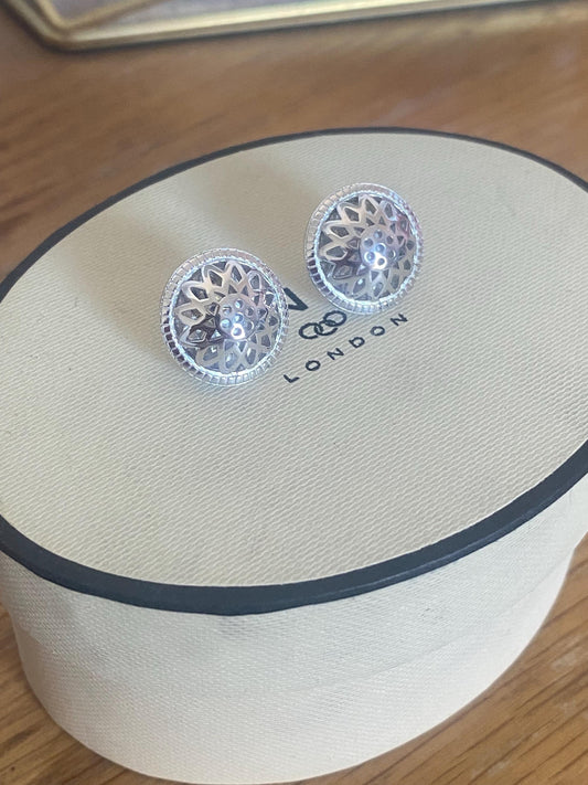 Beautiful LINKS OF LONDON Timeless Sterling Silver Domed Stud Earrings with box