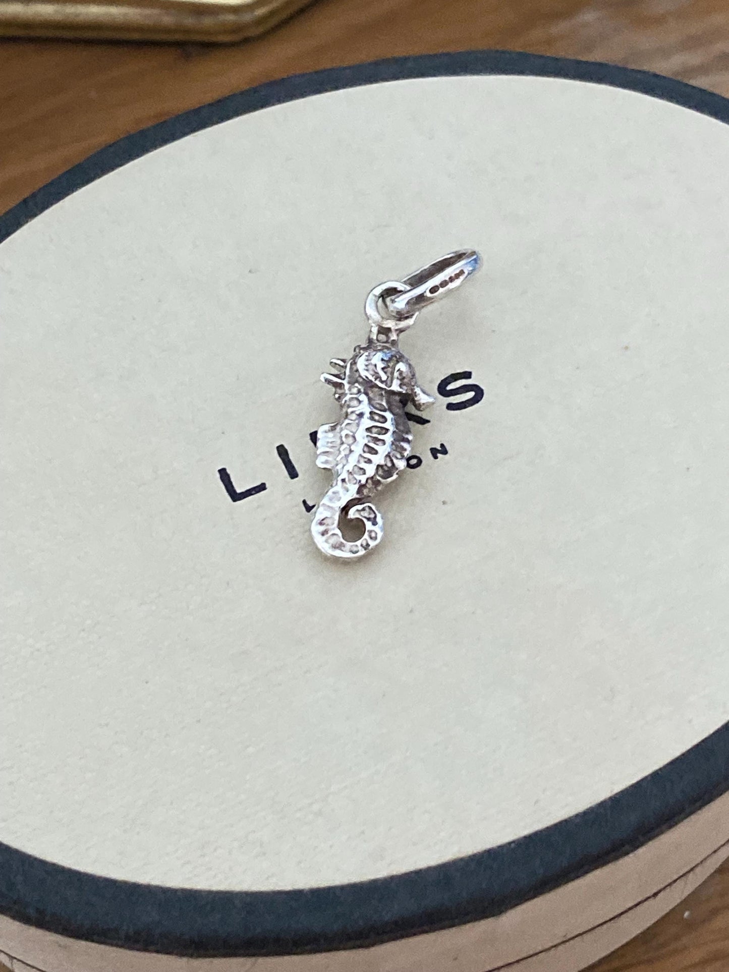 Beautiful genuine rare hallmarked Links of London sterling silver seahorse charm