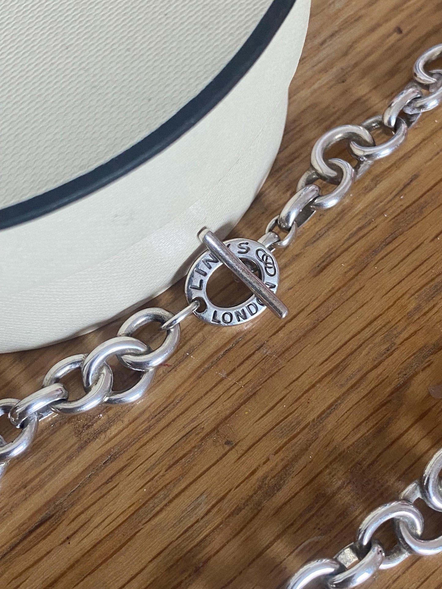 Rare heavy Genuine LINKS OF LONDON Hallmarked Silver Toggle Logo necklace With Box