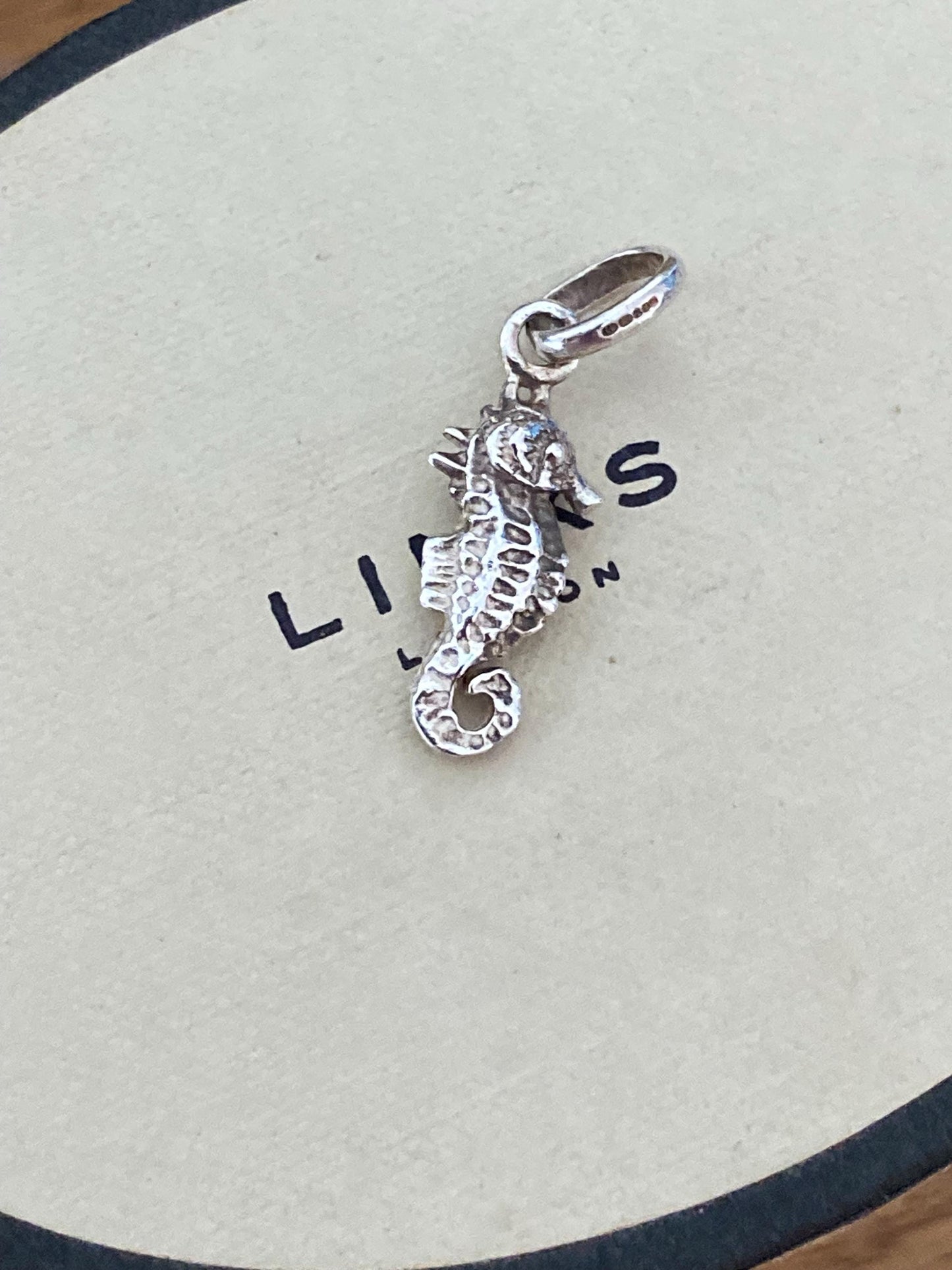 Beautiful genuine rare hallmarked Links of London sterling silver seahorse charm