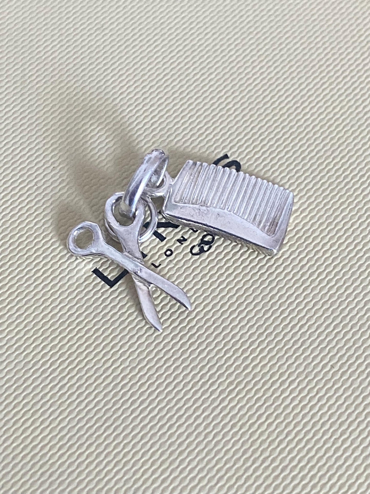 Lovely genuine rare Links of London sterling silver scissors and comb hallmarked charm