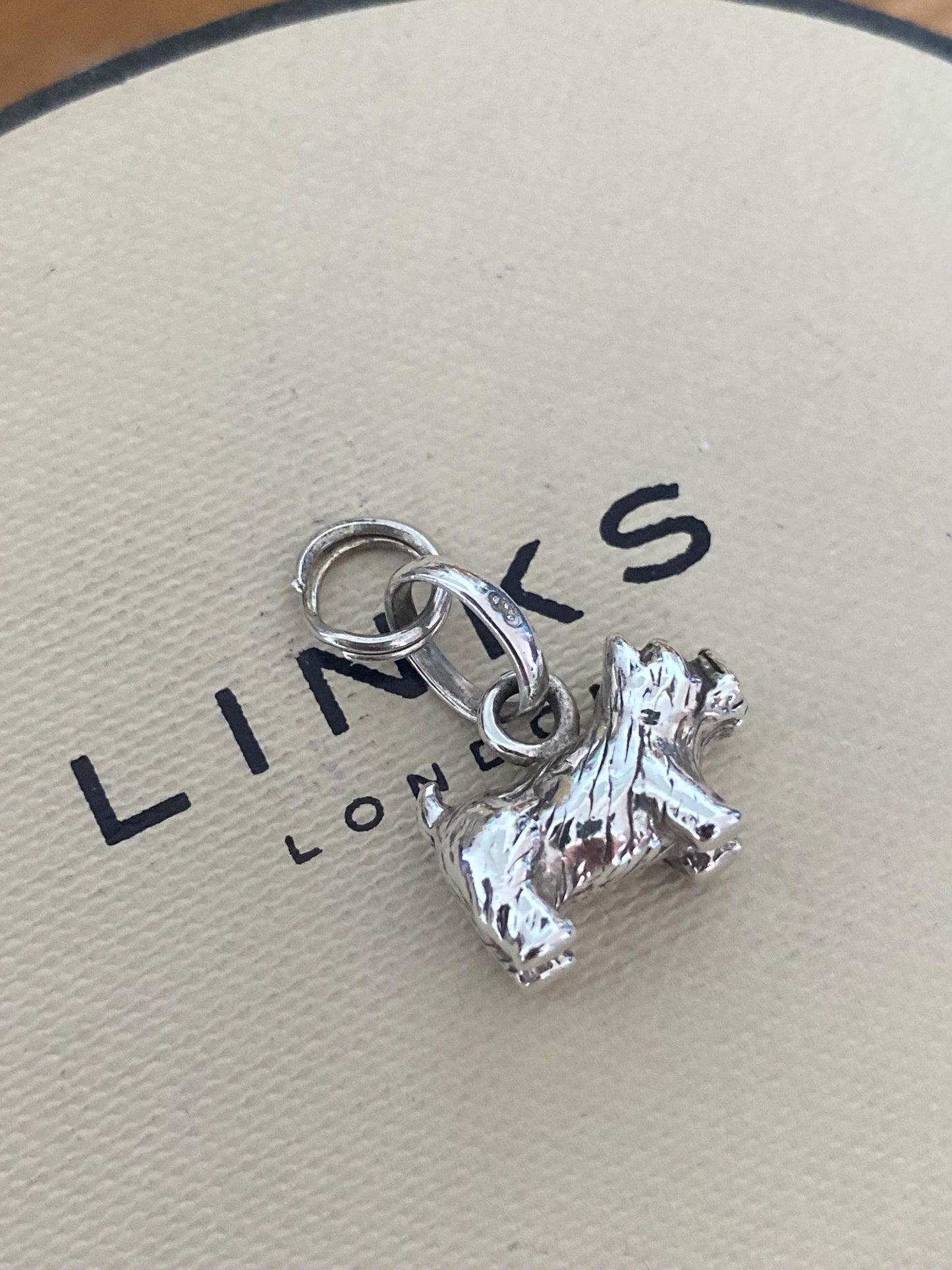 Gorgeous Links of London Scottie dog Charm, Sterling Silver, Hallmarked, Fantastic Condition, Genuine