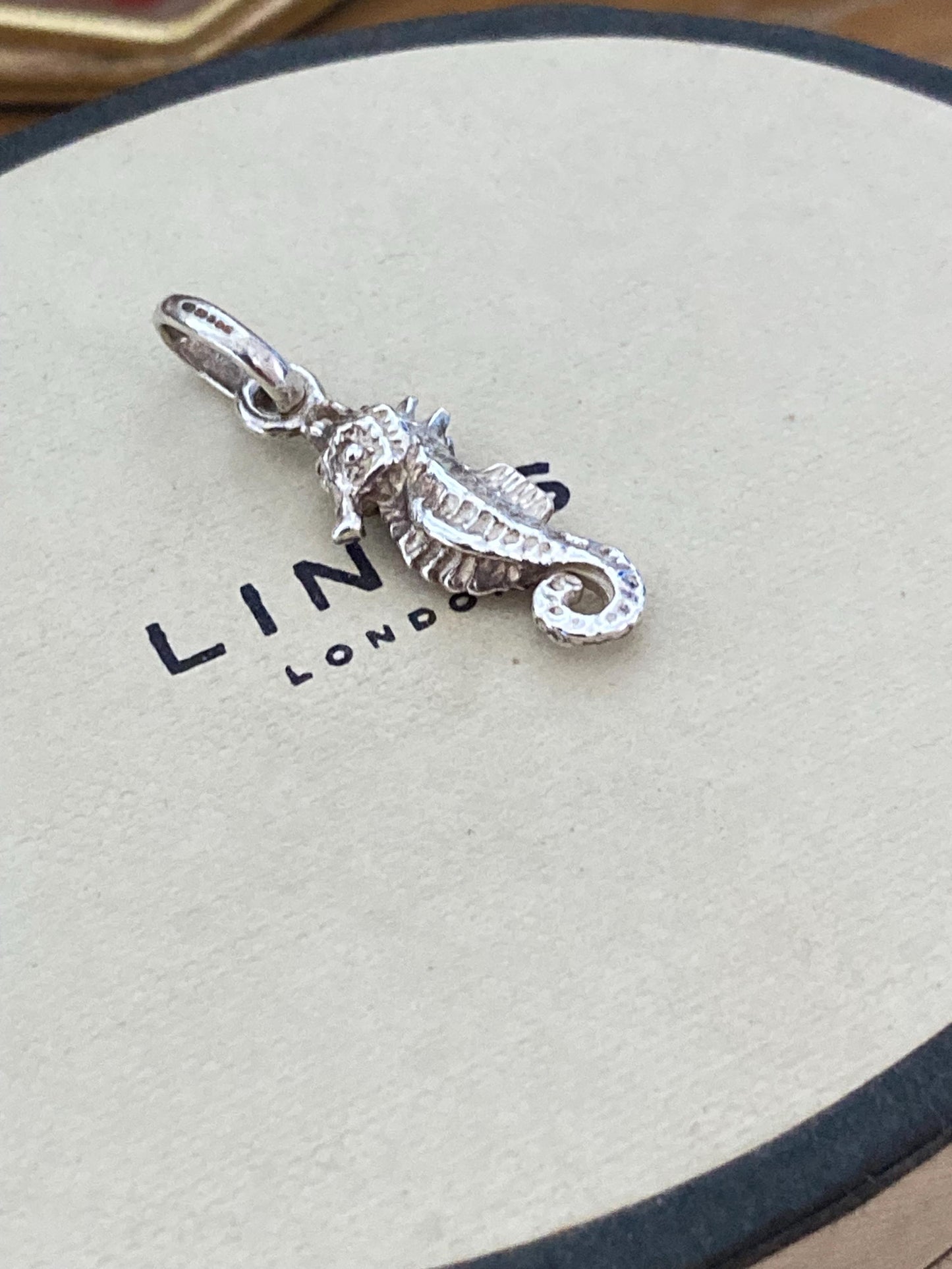 Beautiful genuine rare hallmarked Links of London sterling silver seahorse charm