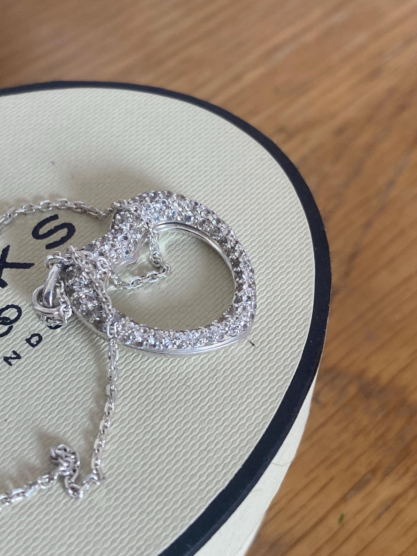 Beautiful vintage very rare links of London kindred hearts love notes necklace with topaz stones, sterling silver