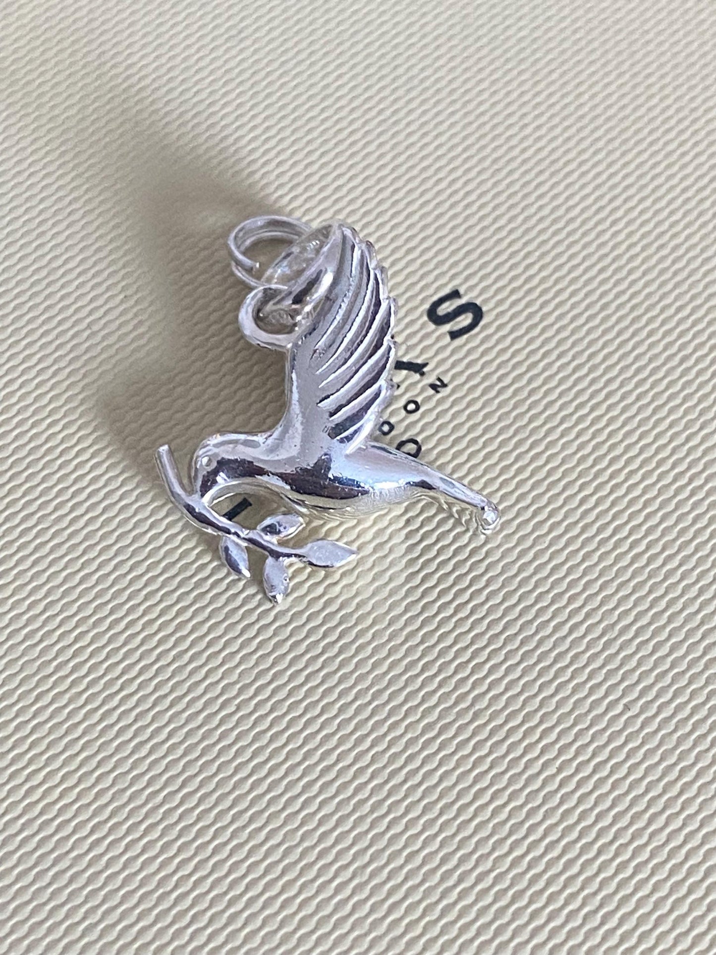 Gorgeous genuine Links of London Dove of peace charm, sterling silver and assay hallmarked, rare charm