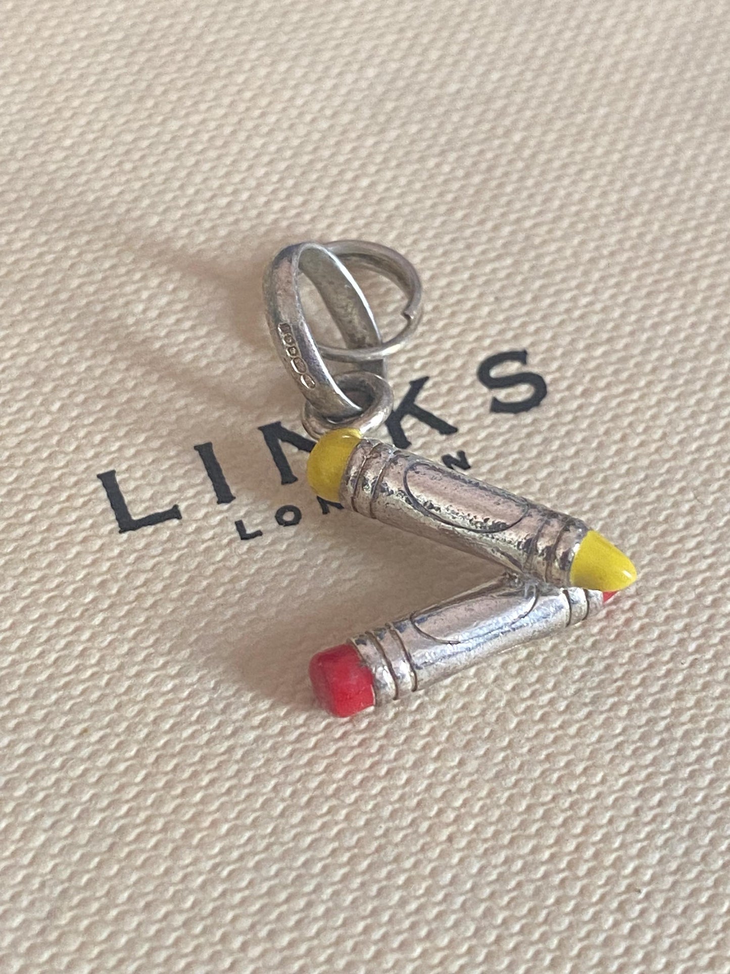 Beautiful genuine exceptionally rare hallmarked Links of London sterling silver and enamel crayon charm