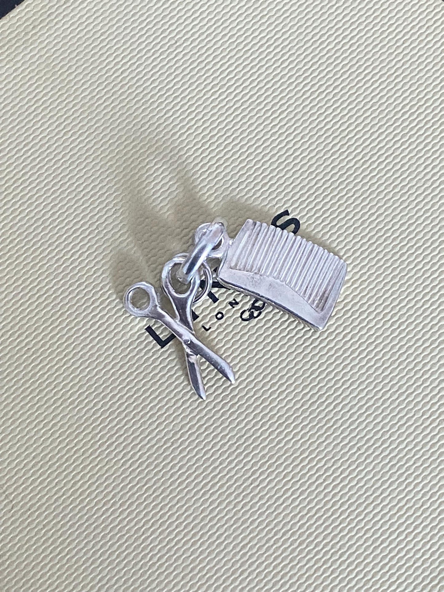 Lovely genuine rare Links of London sterling silver scissors and comb hallmarked charm
