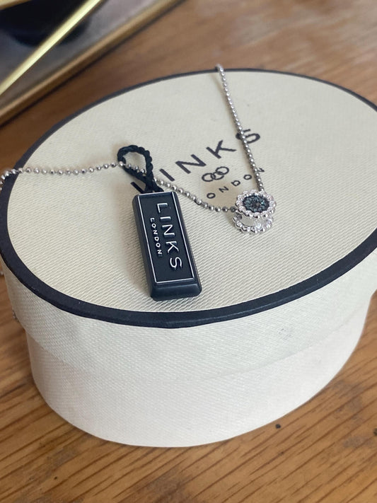 Stunning brand new LINKS OF LONDON Effervescence Petite Blue Diamond Necklace, with box