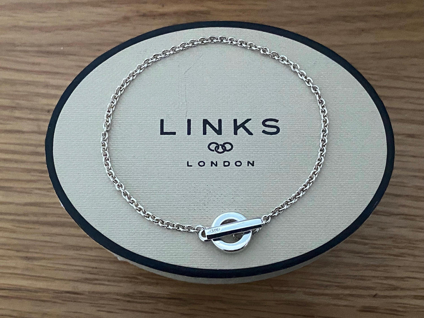 Elegant vintage and rare links of London toggle bracelet 7.25”, genuine, with box