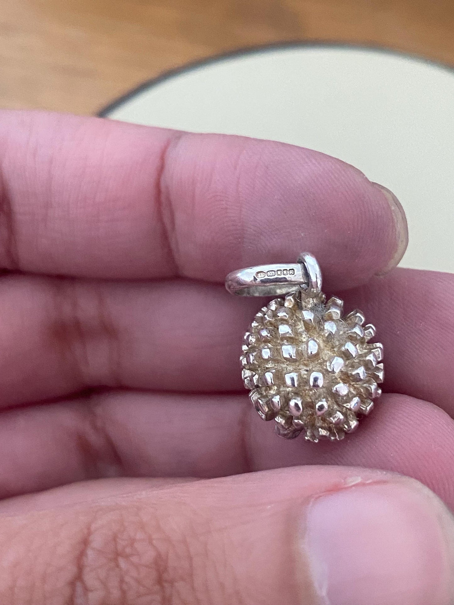 Super cute Vintage Links of London Hedgehog Charm, Sterling Silver, Hallmarked, Genuine