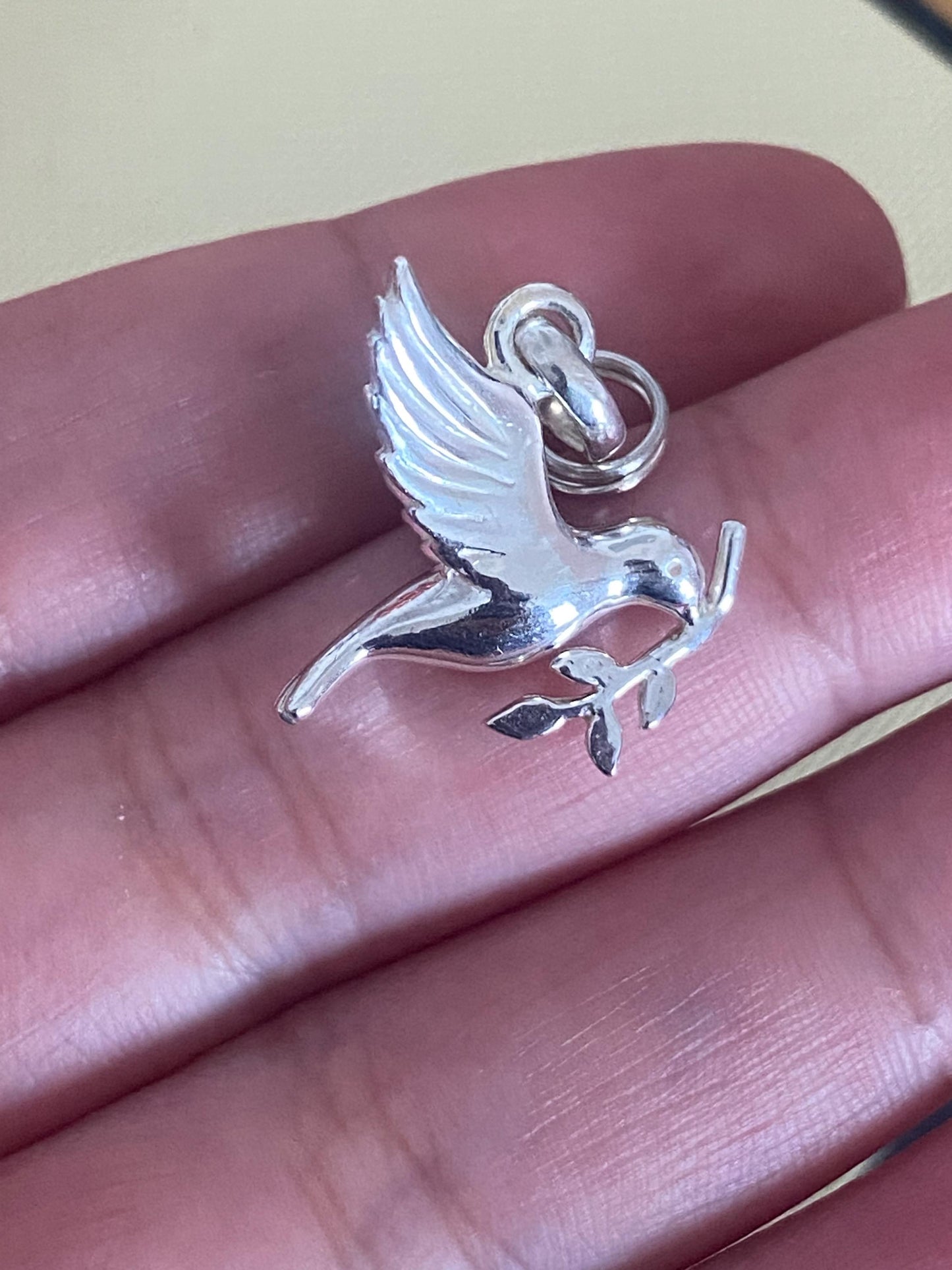Gorgeous genuine Links of London Dove of peace charm, sterling silver and assay hallmarked, rare charm