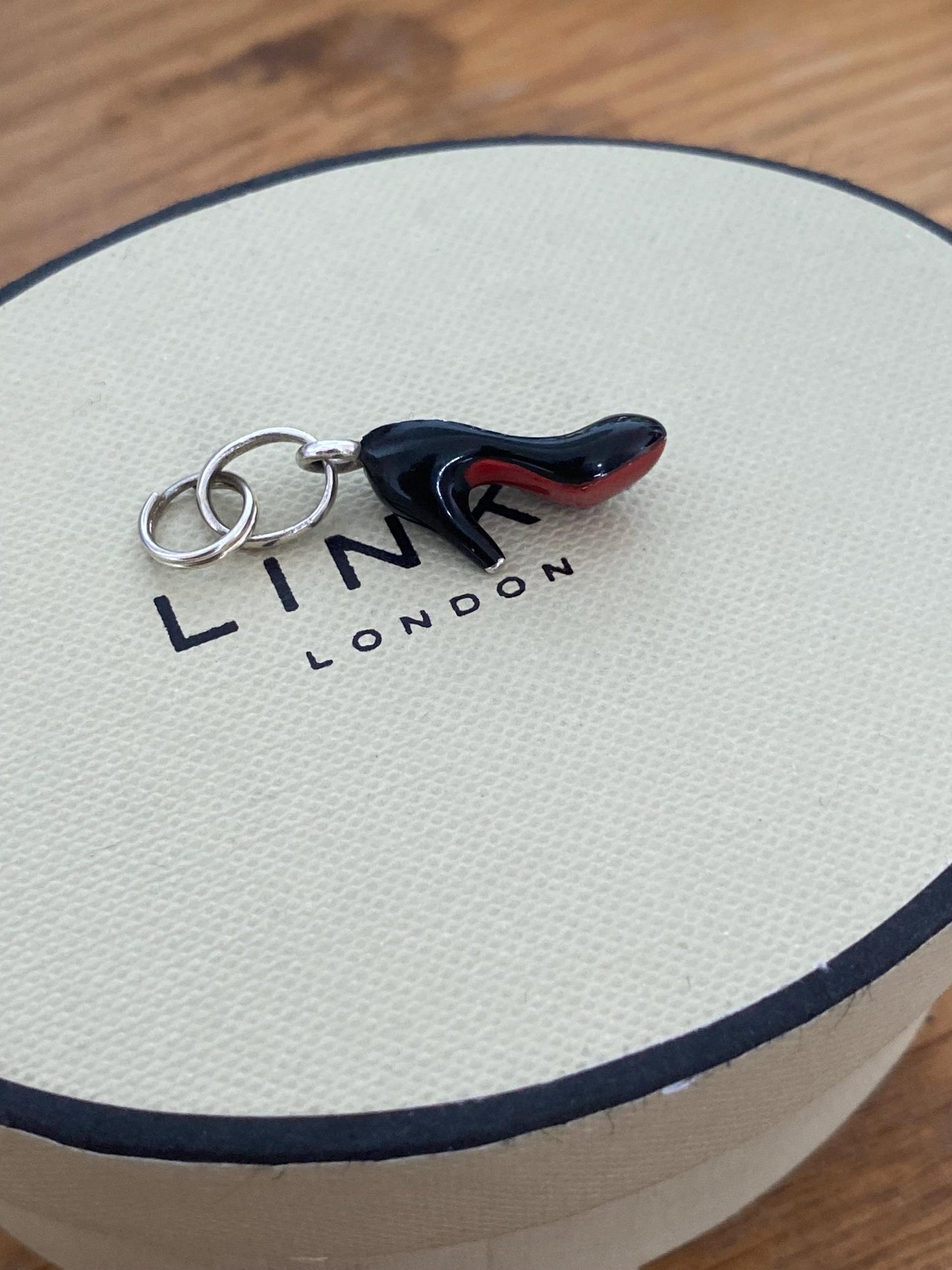 Beautiful vintage genuine rare hallmarked Links of London sterling silver and enamel heeled shoe charm