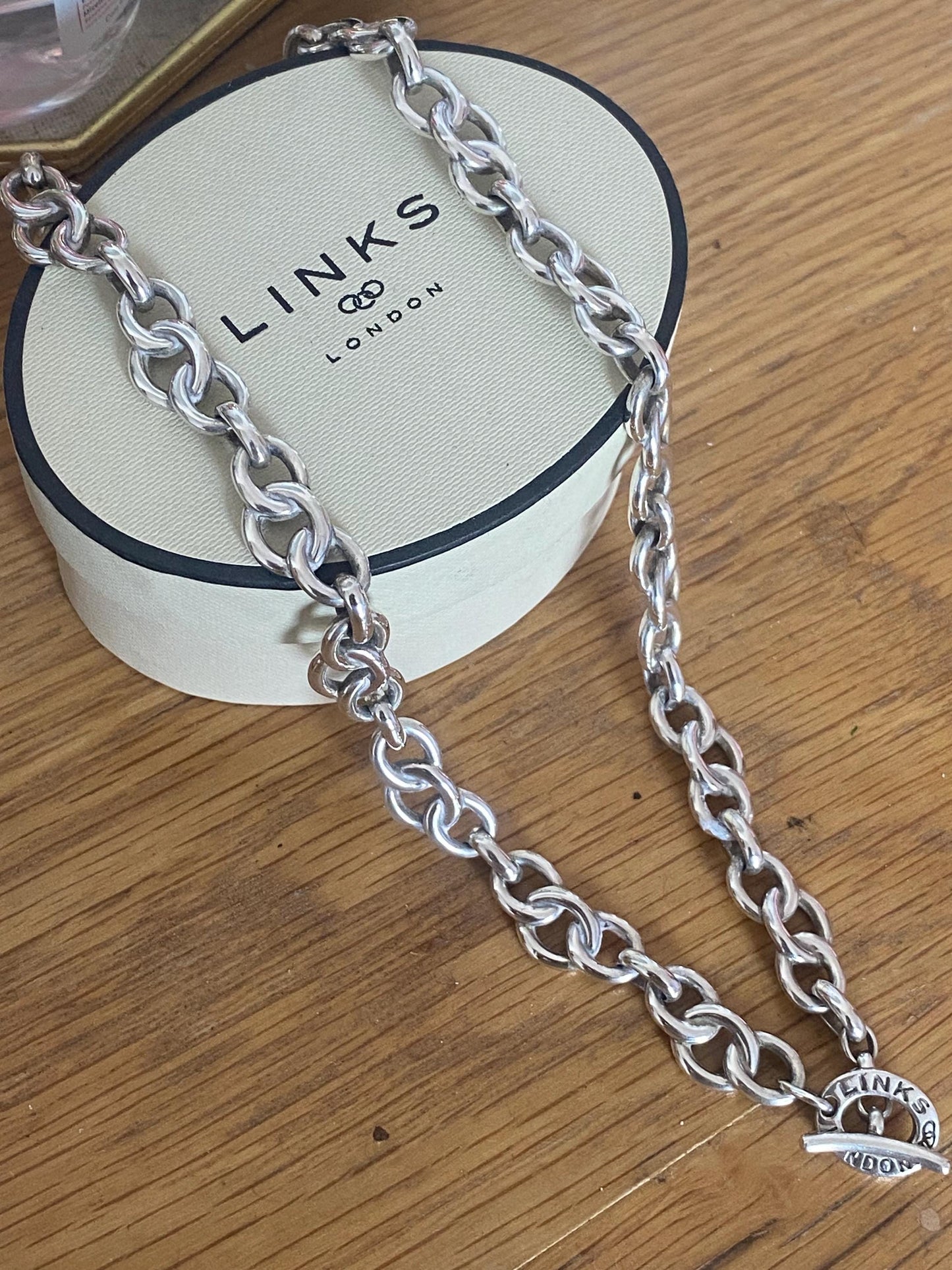 Rare heavy Genuine LINKS OF LONDON Hallmarked Silver Toggle Logo necklace With Box