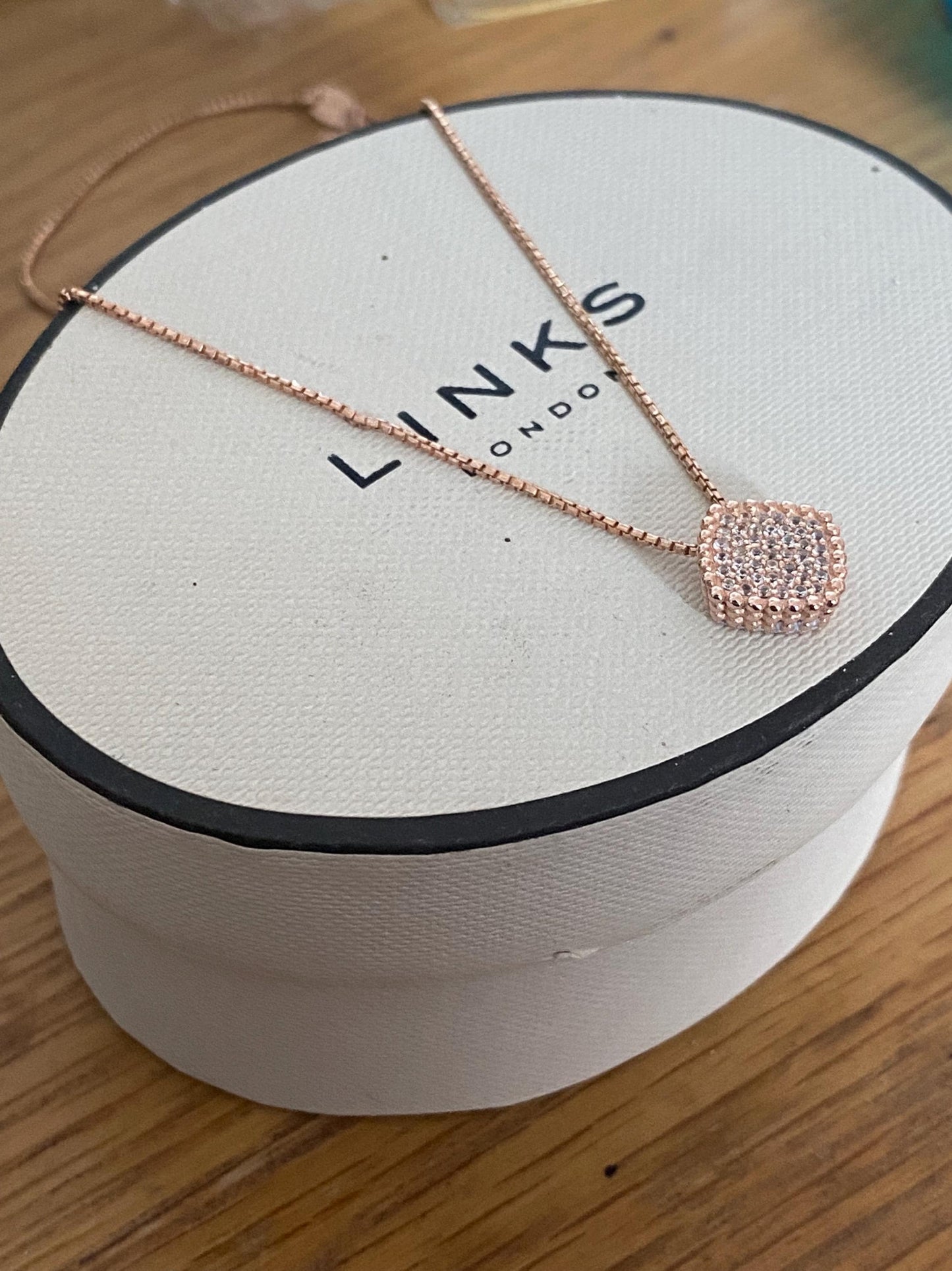 Gorgeous Links of London 18ct rose gold vermail and topaz “pure” necklace, hallmarked, genuine