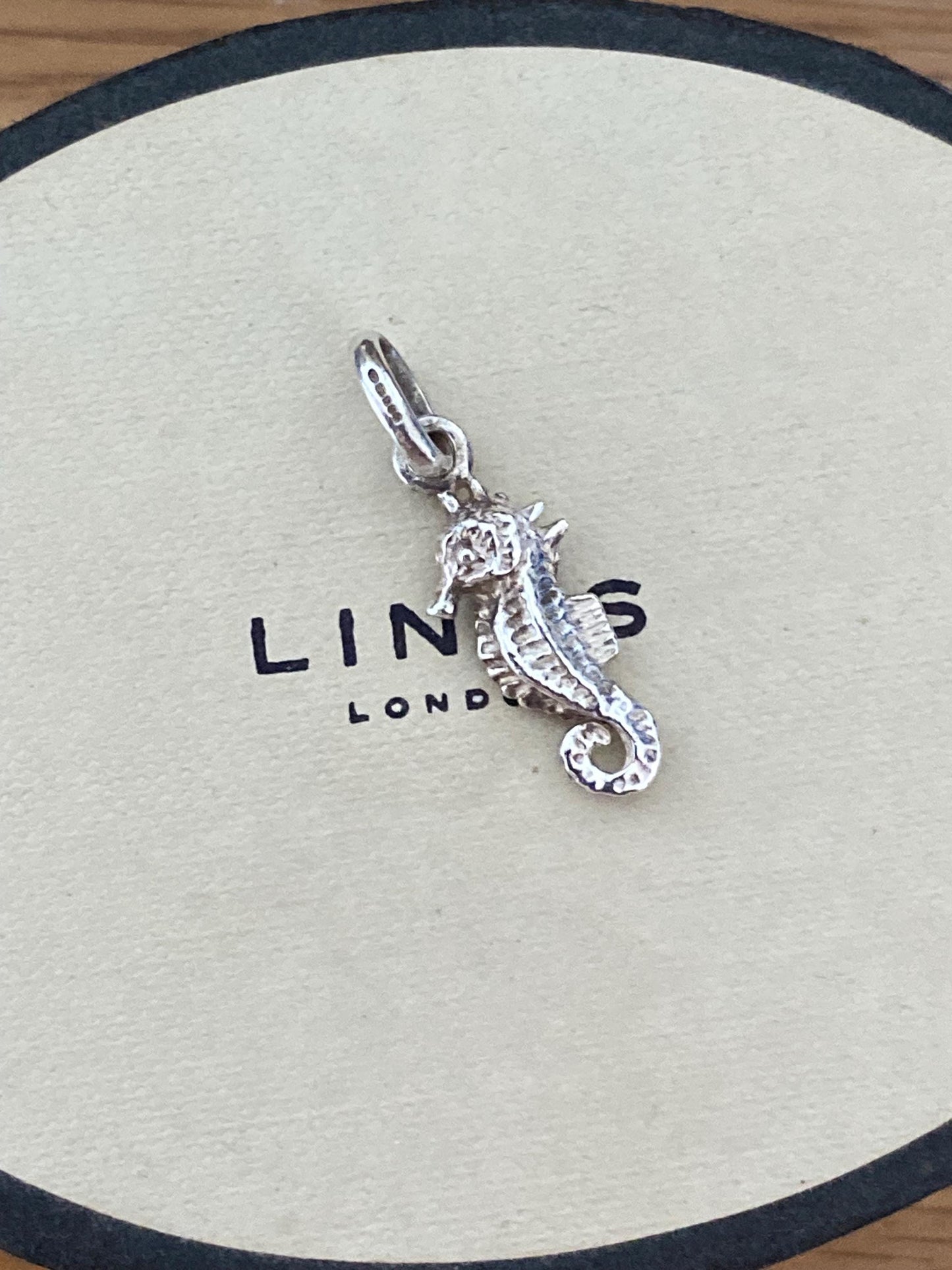 Beautiful genuine rare hallmarked Links of London sterling silver seahorse charm
