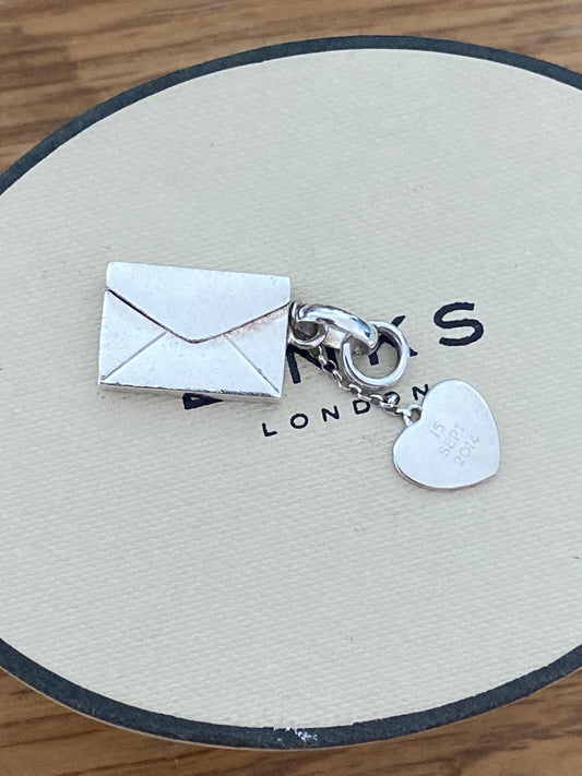 Beautiful Links of London sterling silver envelope and hidden heart charm, Genuine, Rare
